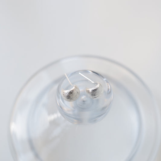 P101  matte silver plump pierce