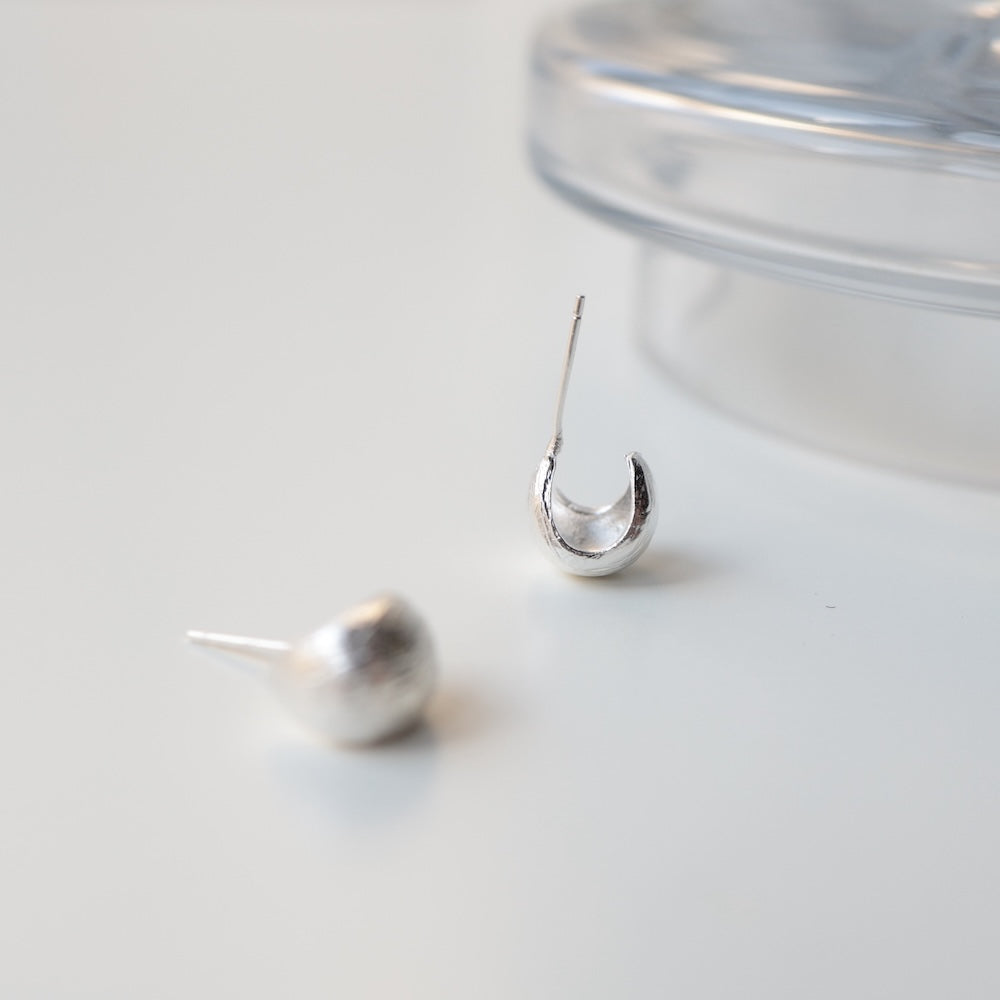 P101  matte silver plump pierce