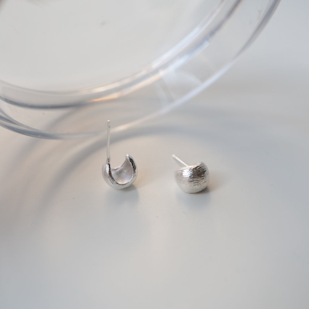 P101  matte silver plump pierce