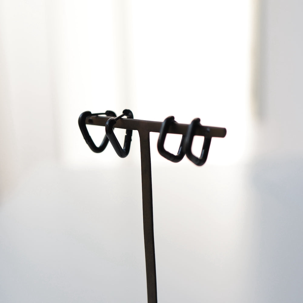 P114  stainless triangle and square minimum pierce
