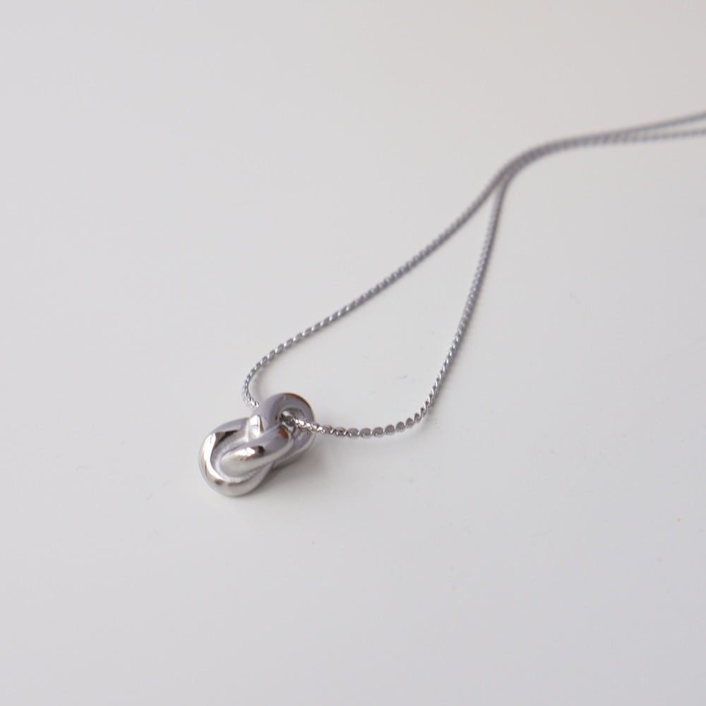 N187  stainless knot pendant necklace