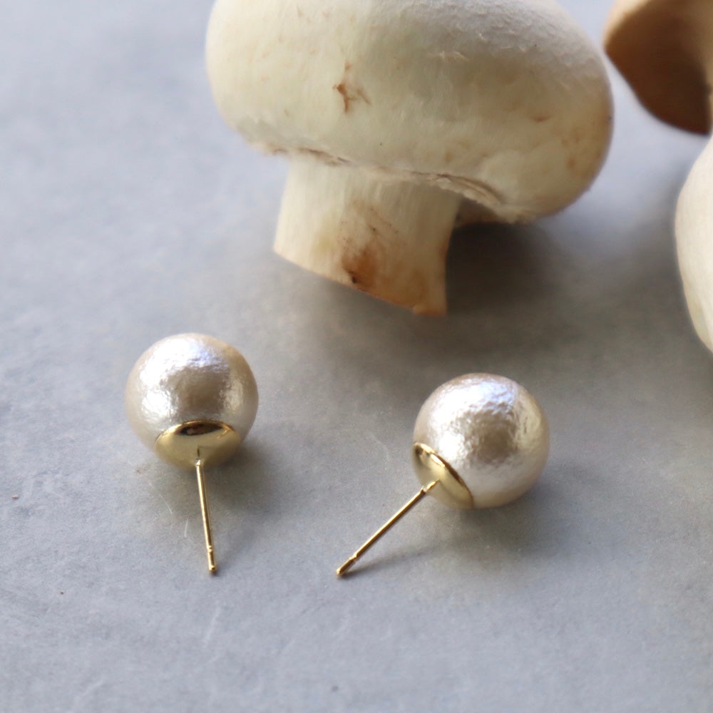 P012  pearl beads pierce