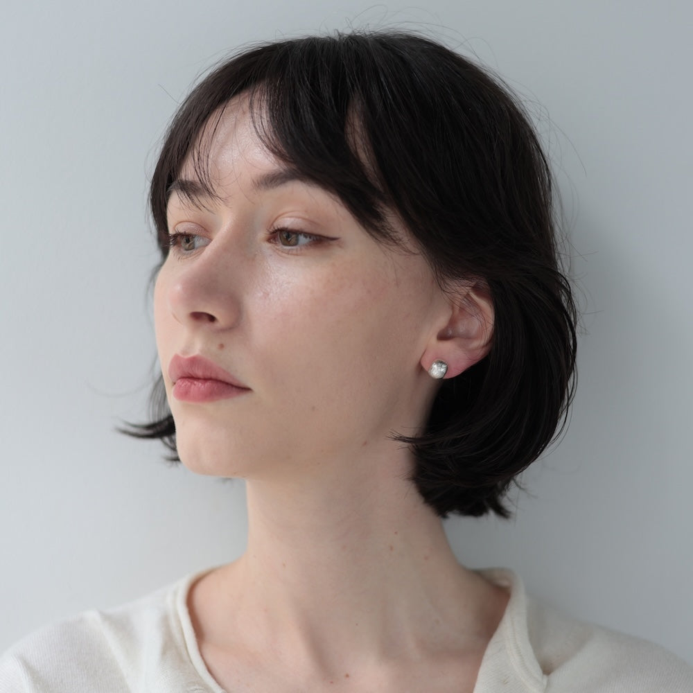 P101  matte silver plump pierce