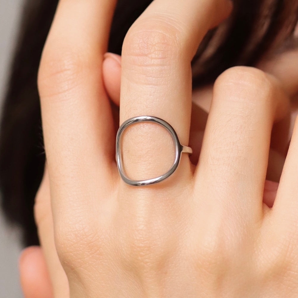 R098  stainless oversized oval ring