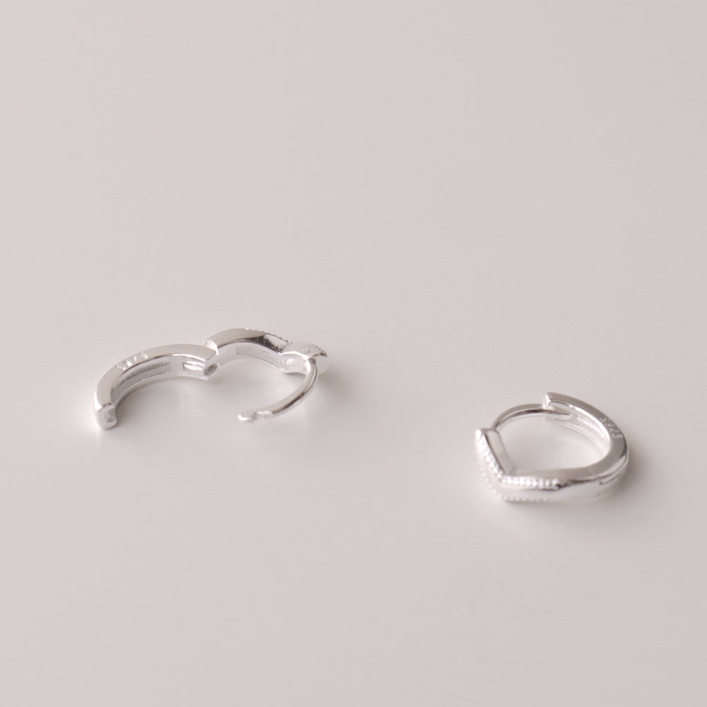 P348  silver925 v-shaped minimum hoop pierce