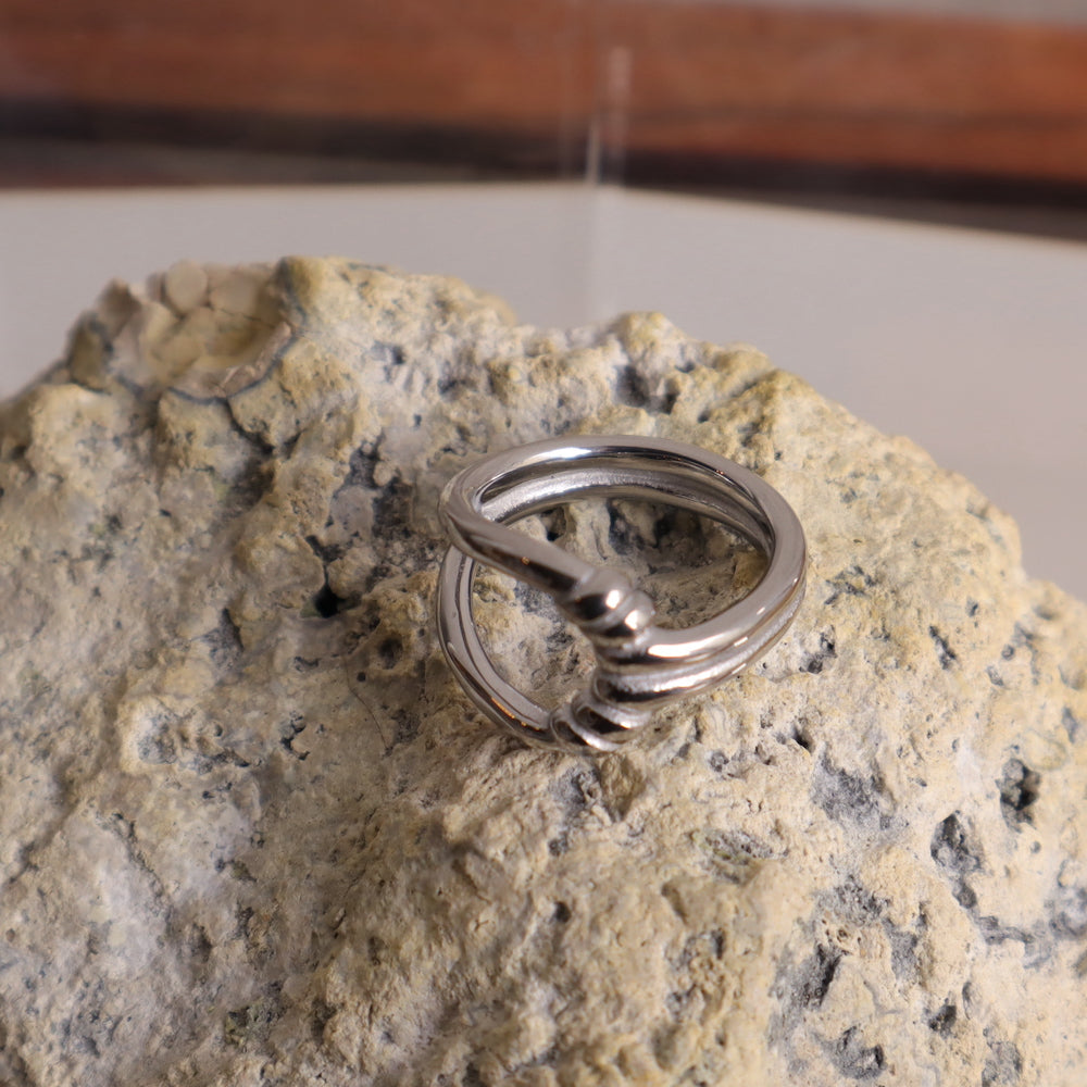 R051  stainless oversized twist knot ring
