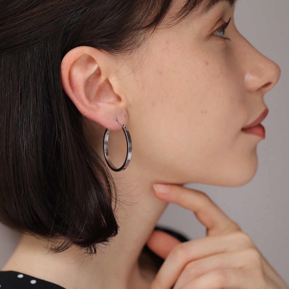 P292  stainless oversized hoop pierce