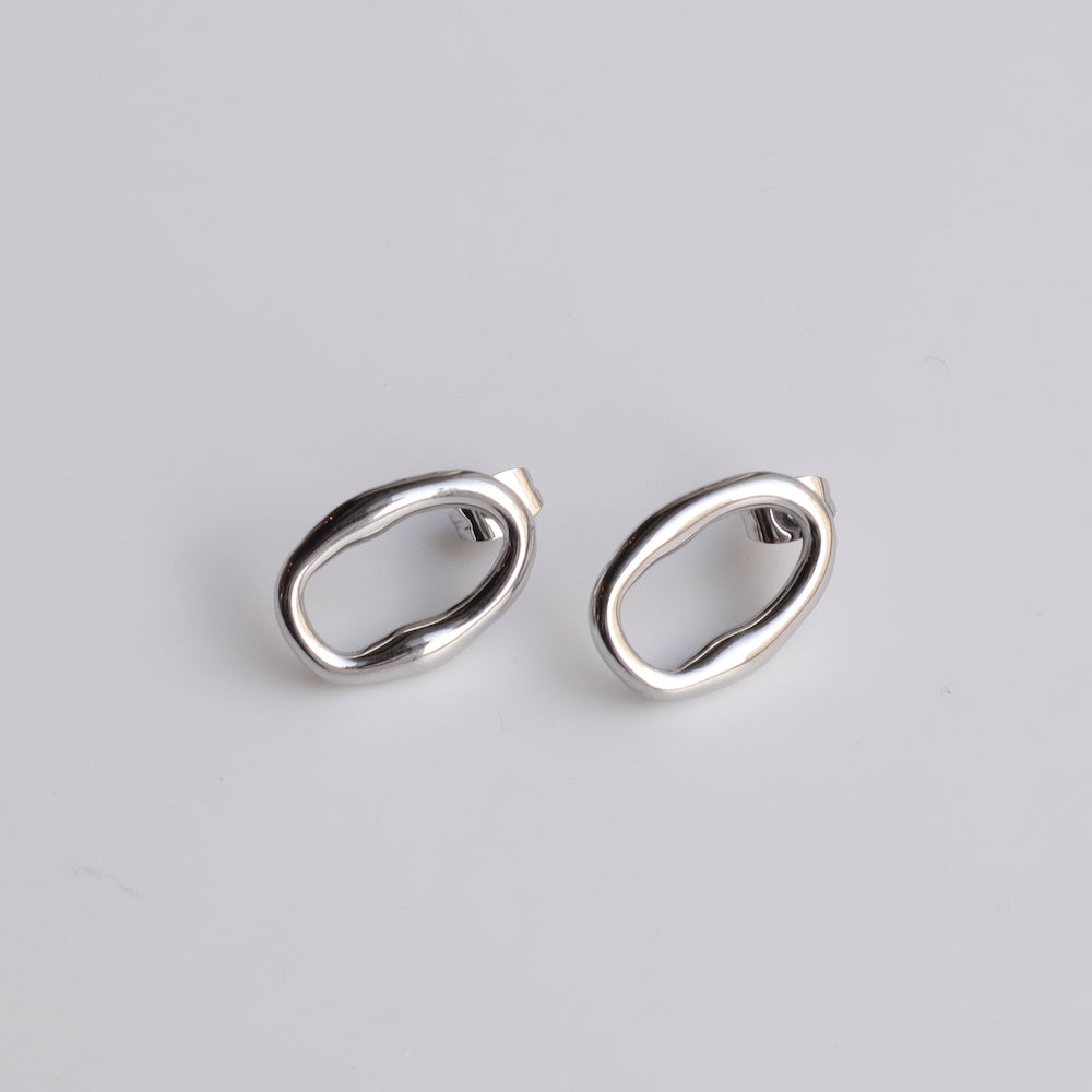 P299  stainless nuance oval pierce