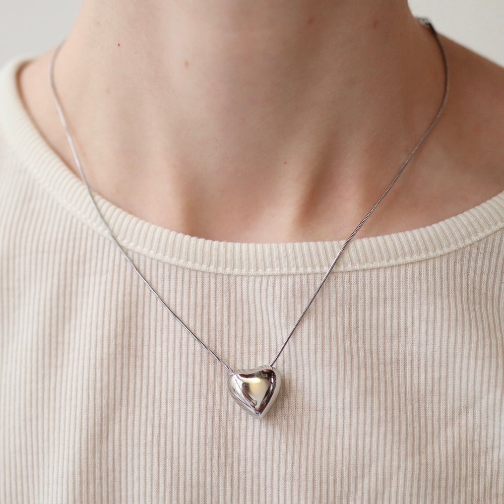 N186  stainless heart pendant necklace