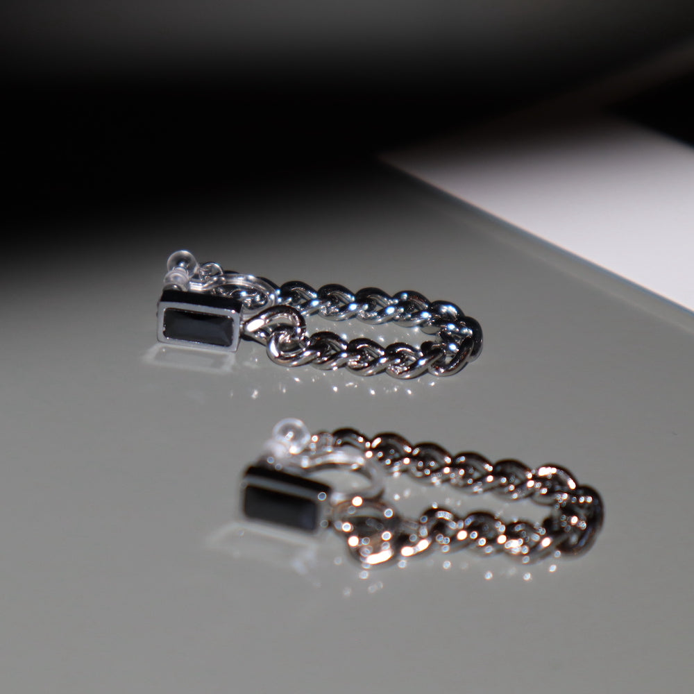 P159  stainless black zircon chain pierce
