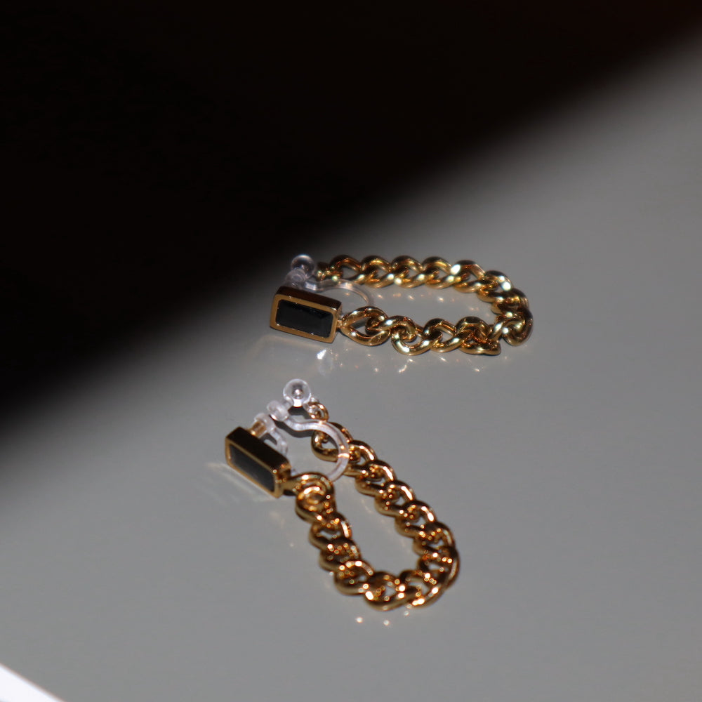 P159  stainless black zircon chain pierce