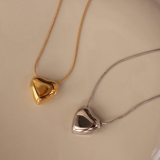 N186  stainless heart pendant necklace