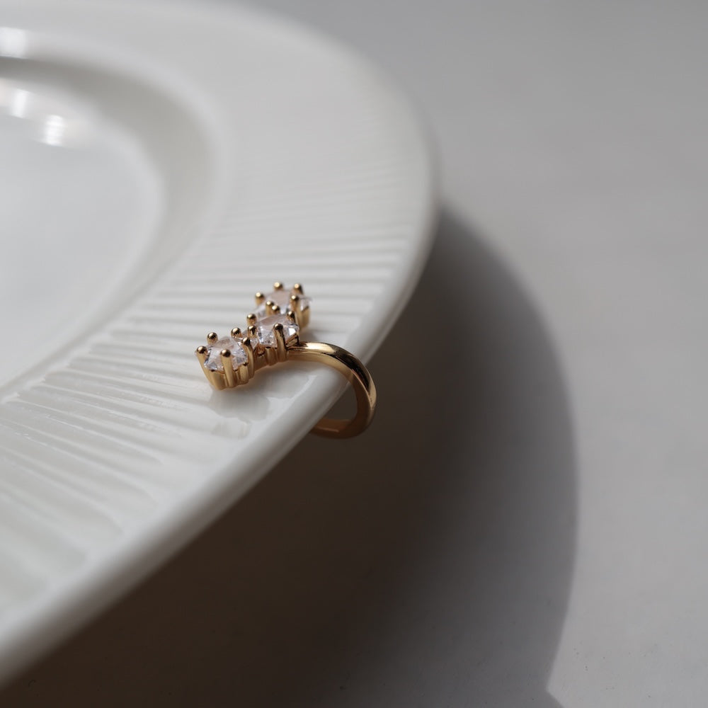 C015 stainless sparkle star ear cuff