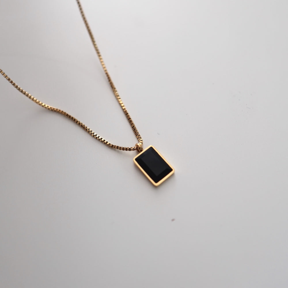 N072 stainless black square pendant