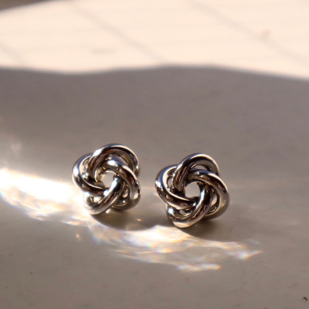 P334   knot design minimum pierce