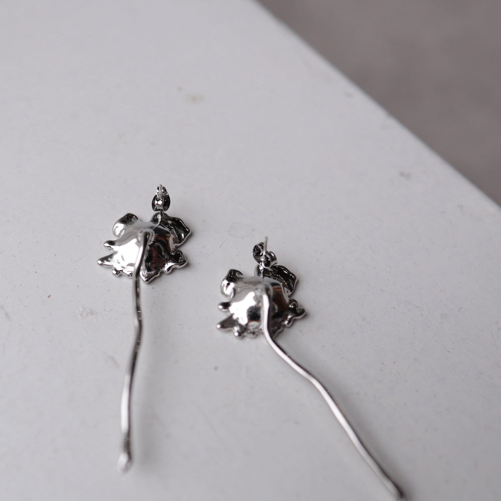 P476 stainless long flower pierce – AJIRO
