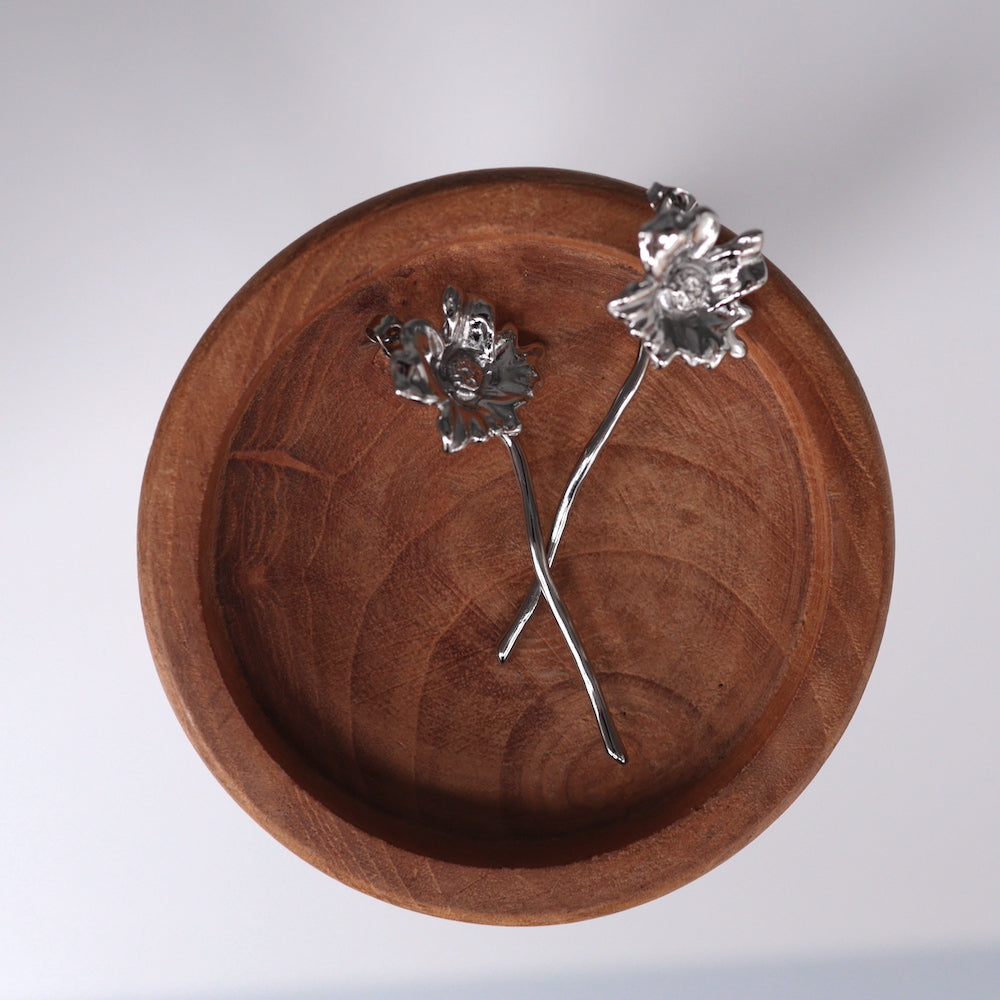 P476 stainless long flower pierce