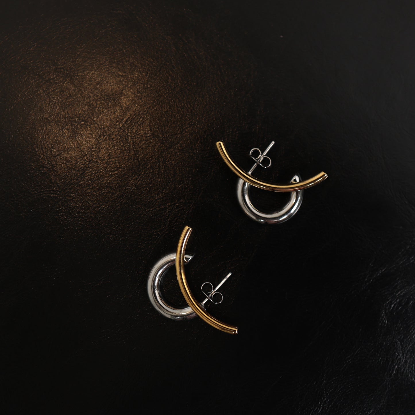 P185 stainless bi-color hoop pierce