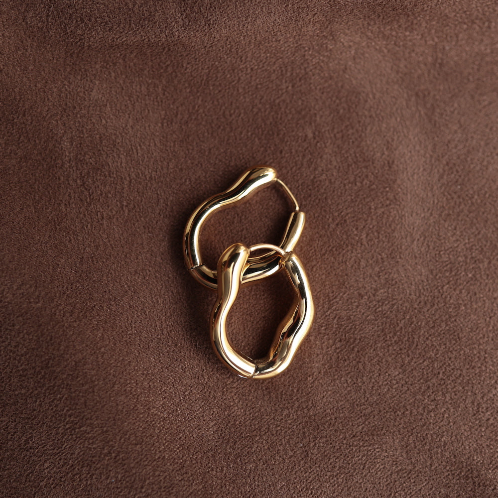 P278 stainless wave hoop pierce