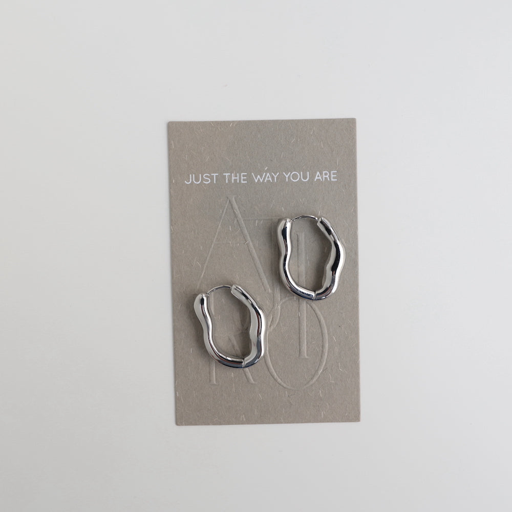 P278 stainless wave hoop pierce