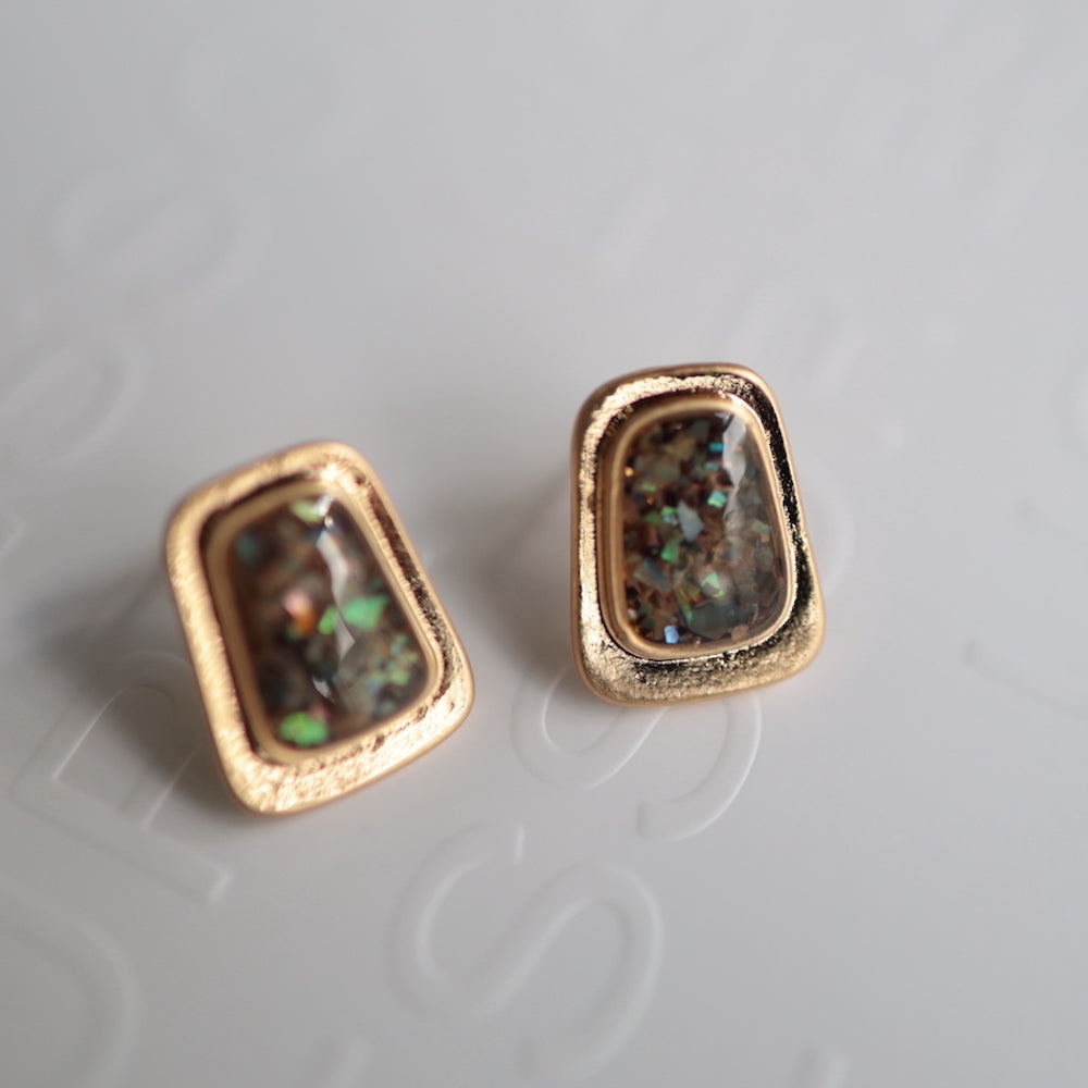 P178  antique style square shell pierce