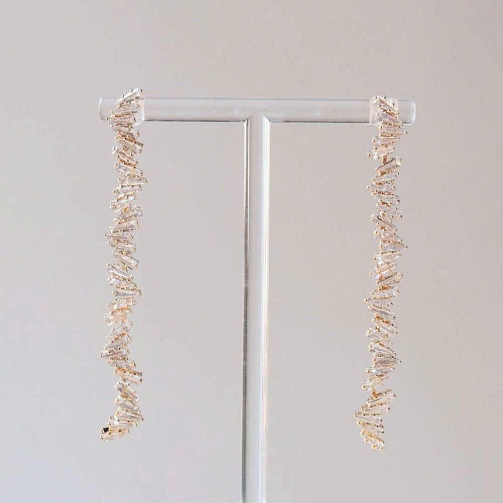 P449   zirconia line long pierce