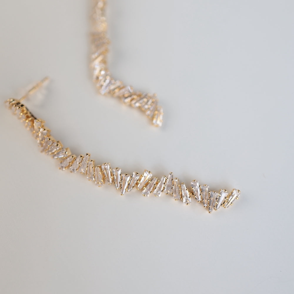 P449   zirconia line long pierce