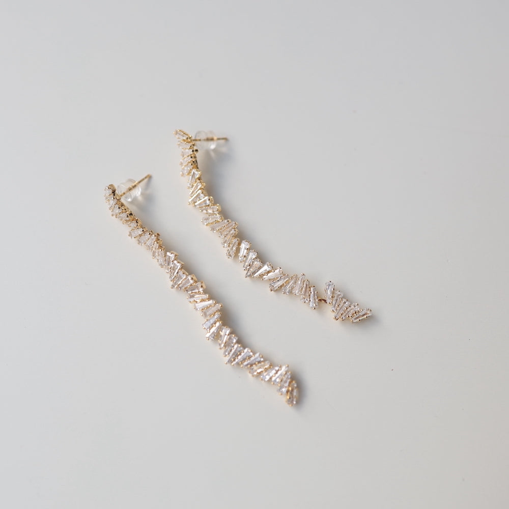 P449   zirconia line long pierce