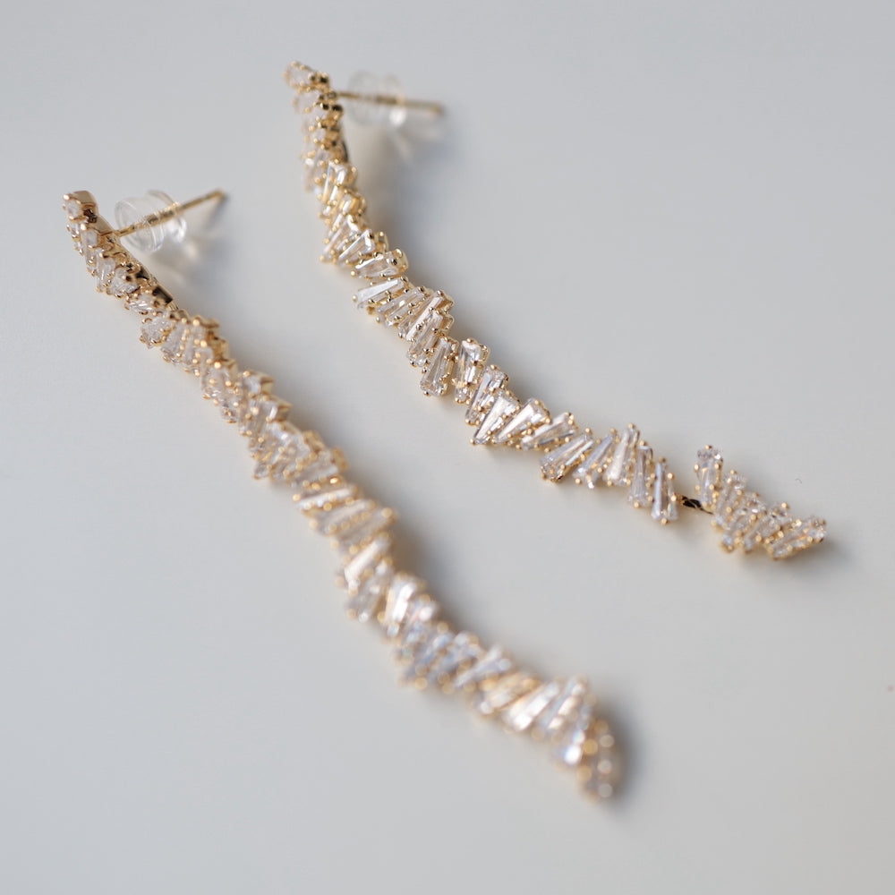 P449   zirconia line long pierce